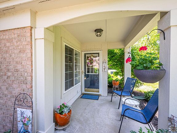 4th image of 4247 Fieldsedge Dr