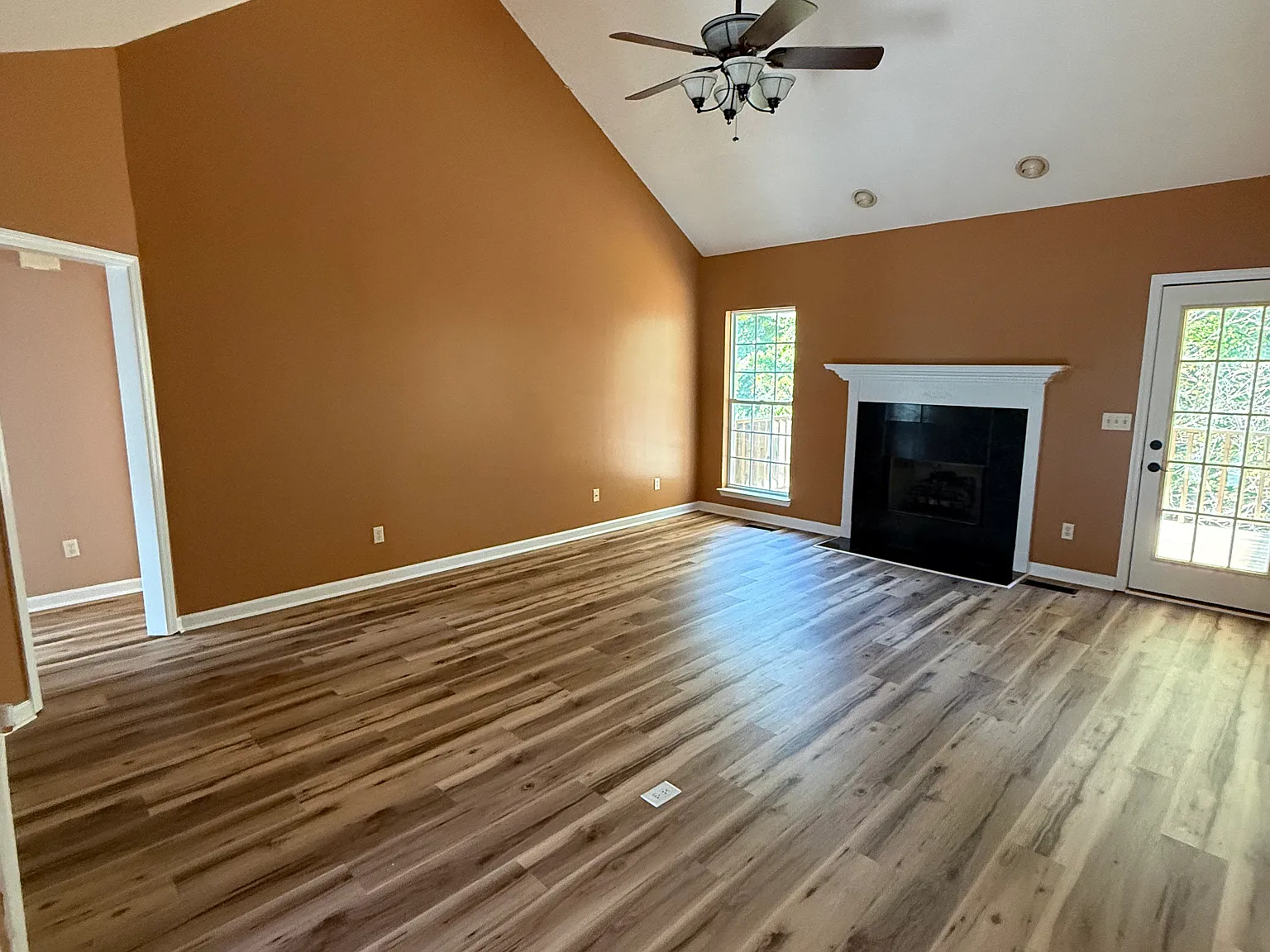 3 bed, 1670 sqft, $2,300 — Photo 2