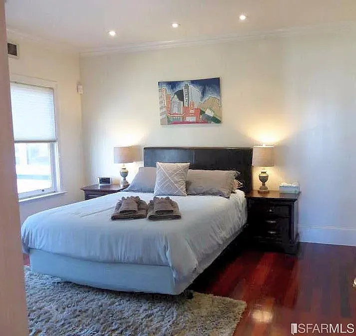 951 Lombard St — Photo 2