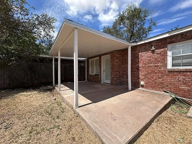 3773 Highland Dr — Photo 12
