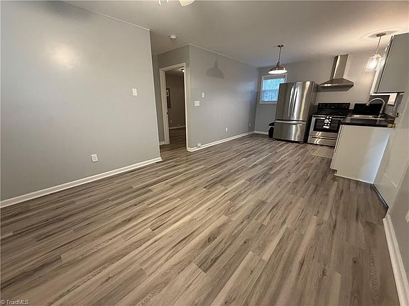 4th image of 1202 Farm Rd