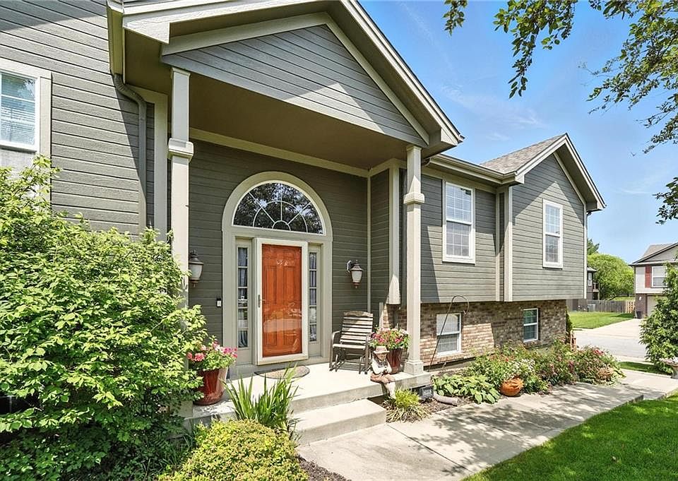 1st image of 10318 N Kensington Ct