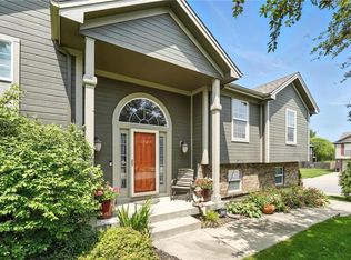 10318 N Kensington Ct, Kansas City, MO 64156