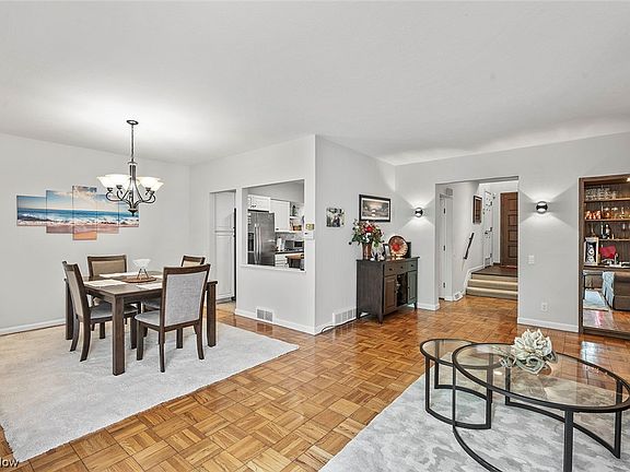 5th image of 1119 Harwich Ct #205
