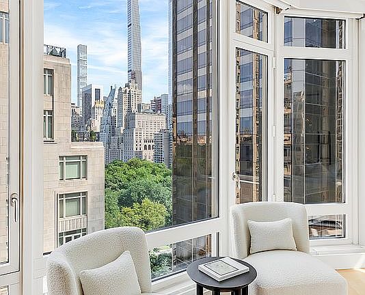 3rd image of 15 Central Park W APT 16G