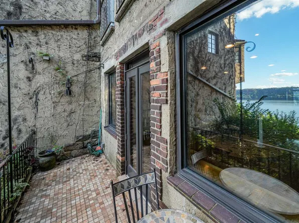 2501 Palisade Avenue image 9 of 25