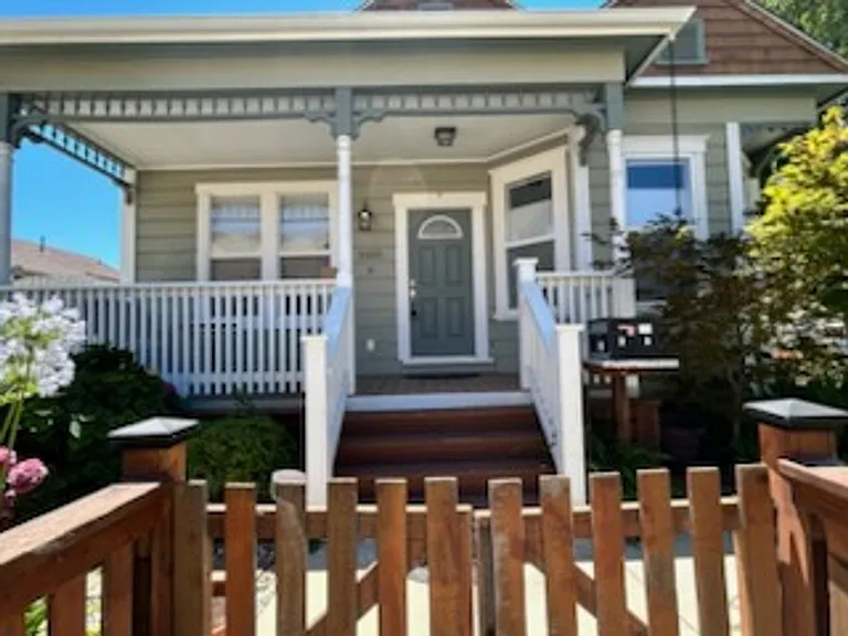 3500 Y St #B — Photo 1