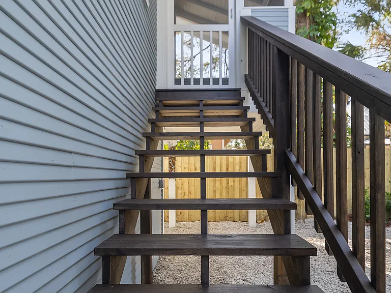 905 E Saint Clair St — Photo 25