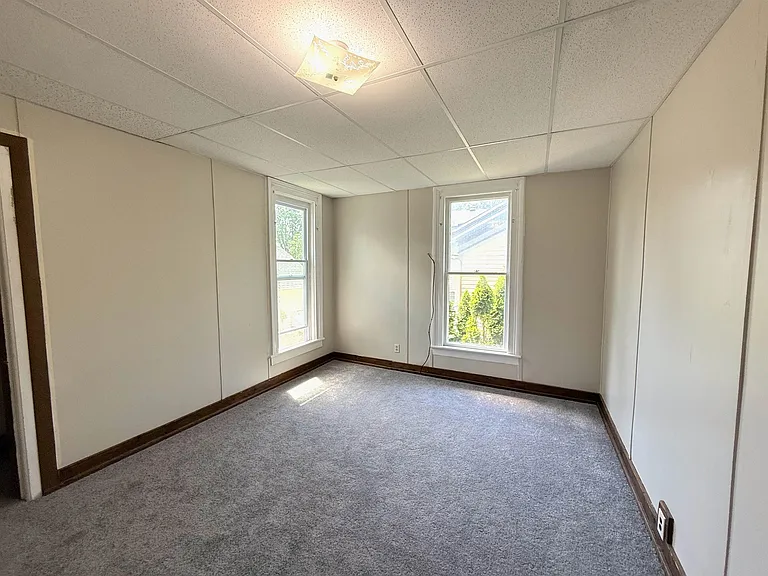 908 N Van Buren St #3 — Photo 6