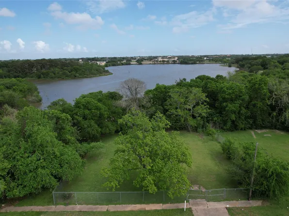 206 Avenue L, Baytown, TX 77520