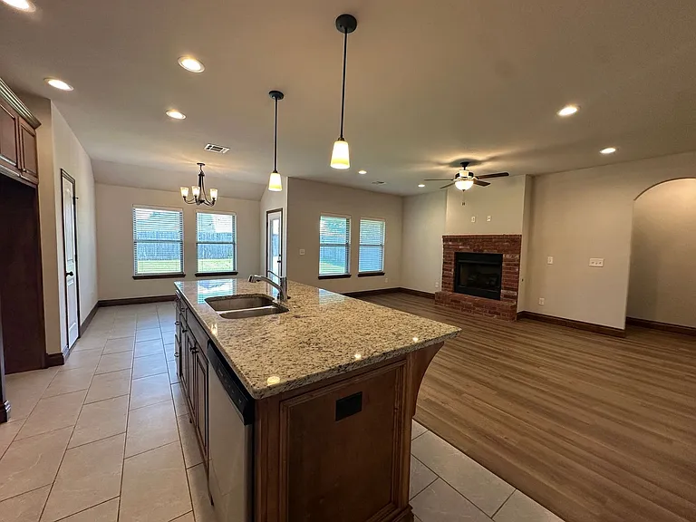11008 SW 36th St — Photo 12