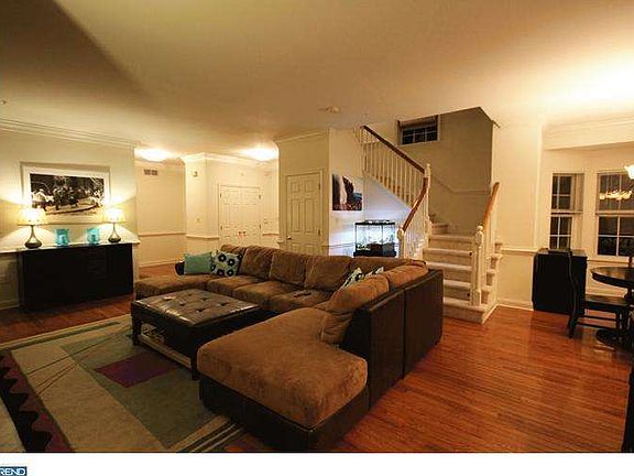 3rd image of 208 Donna Dr
