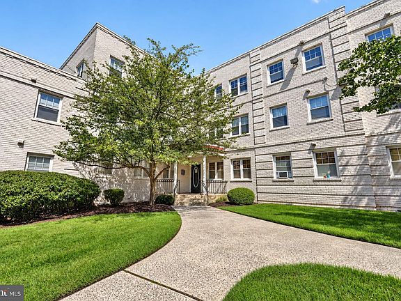 2nd image of 3872 9th St SE APT 201