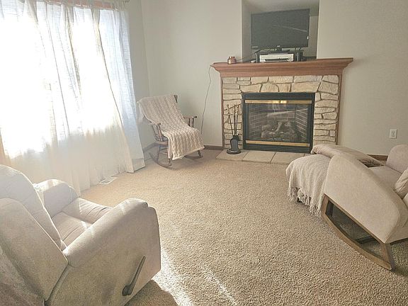 5th image of 9531 Pine Island Dr NE