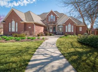 5203 S 44th St, Rogers, AR 72758