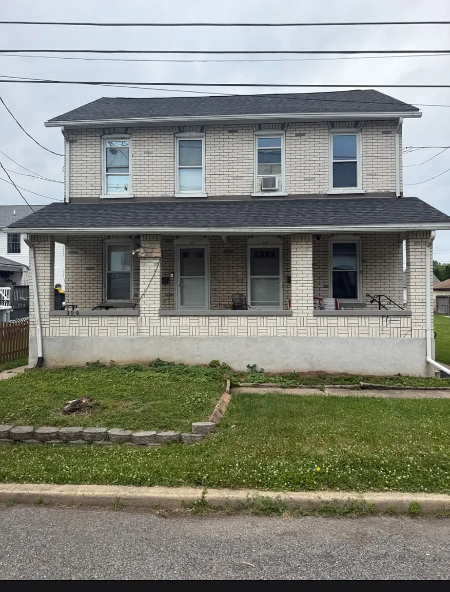 2 bed, 1.5 bath, 1200 sqft, $1,900 — Photo 1
