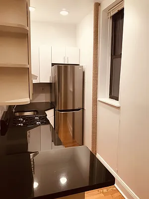 Rented by Metropolis Real Estate of Manhattan | media 10