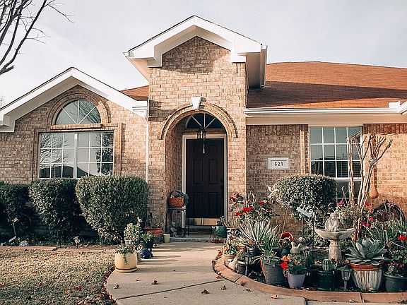 2nd image of 621 Joy Ln