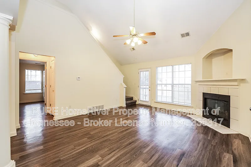 3 bed, 2.0 bath, 1557 sqft, $1,695 — Photo 2