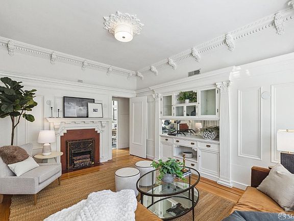 3rd image of 716 Ashbury St