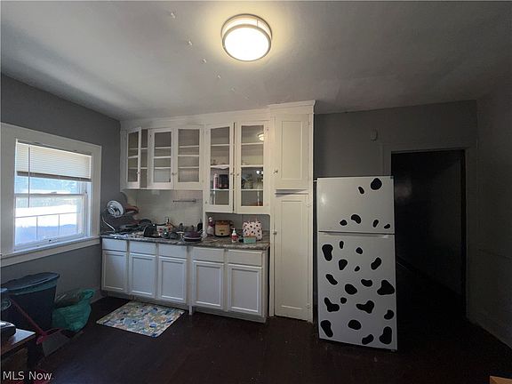 5th image of 3389 W 125th St