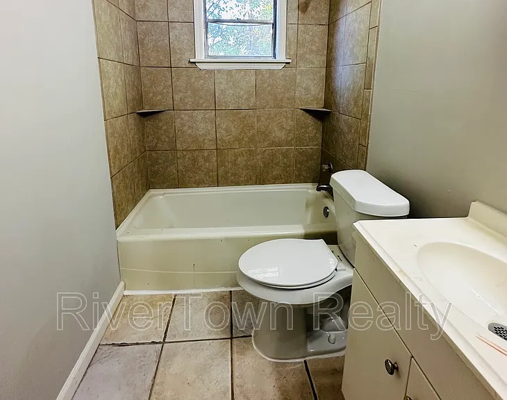 2176 Vollintine Ave — Photo 8