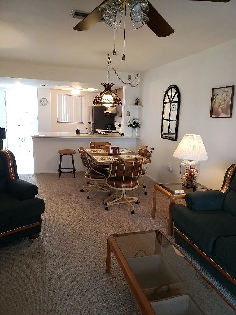 Lakeshore Condominium Deep Creek $2400 — Photo 4