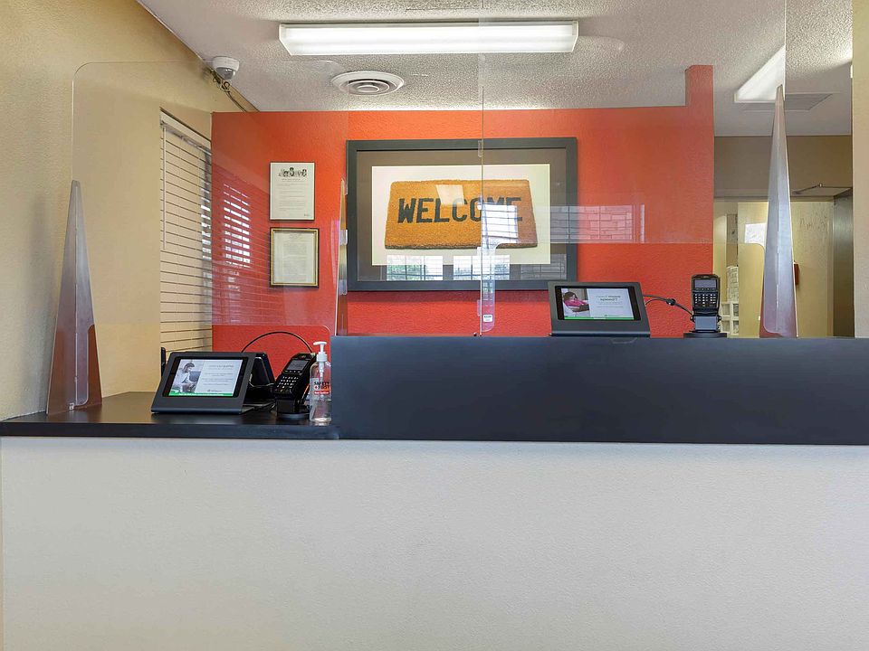 Lobby and Guest Check-in