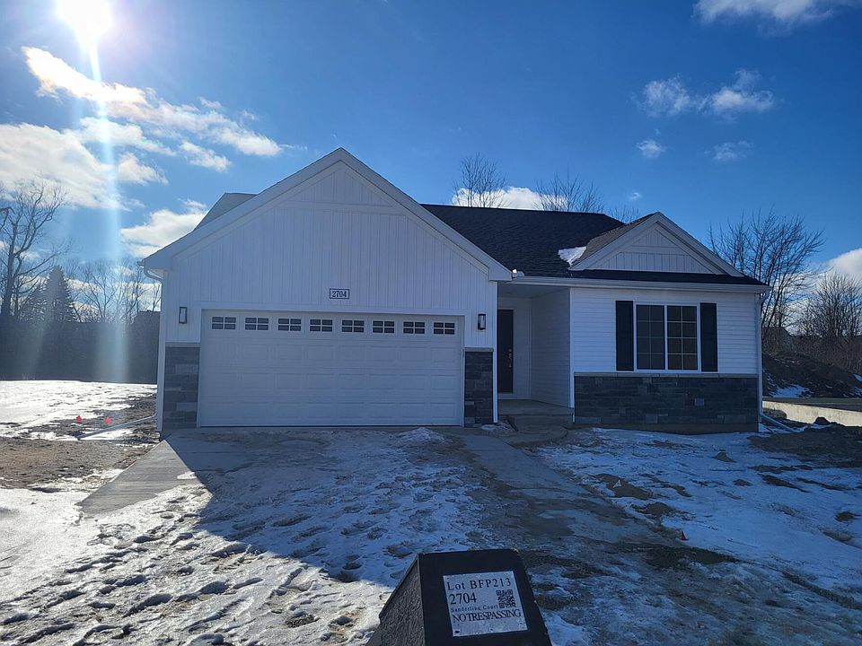 2nd image of 2704 Sanderling Ct