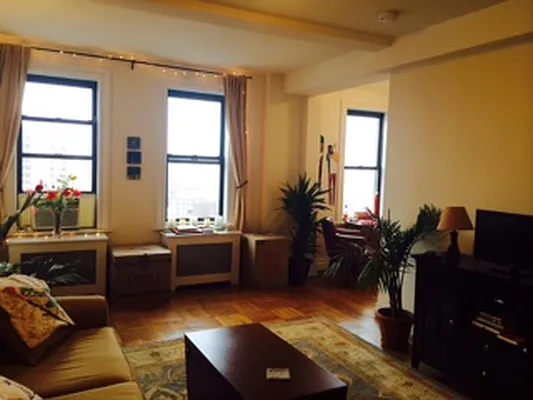 Rented by Buchbinder & Warren | media 18