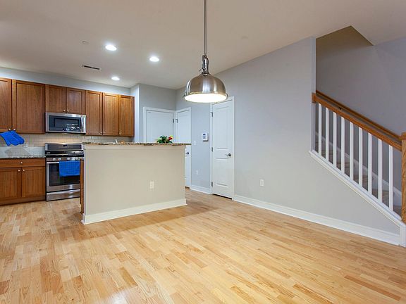 2nd image of 109 Brinley Ct
