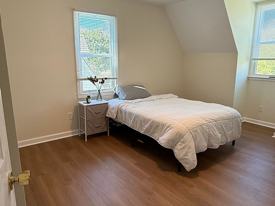 1st image of 911 Madden Bridge Rd