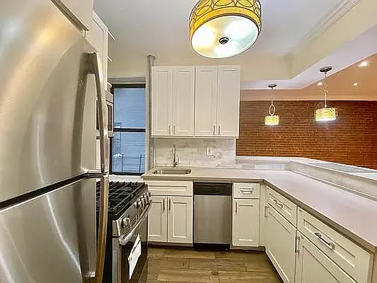 Rented by Bruma Realty LLC | media 18