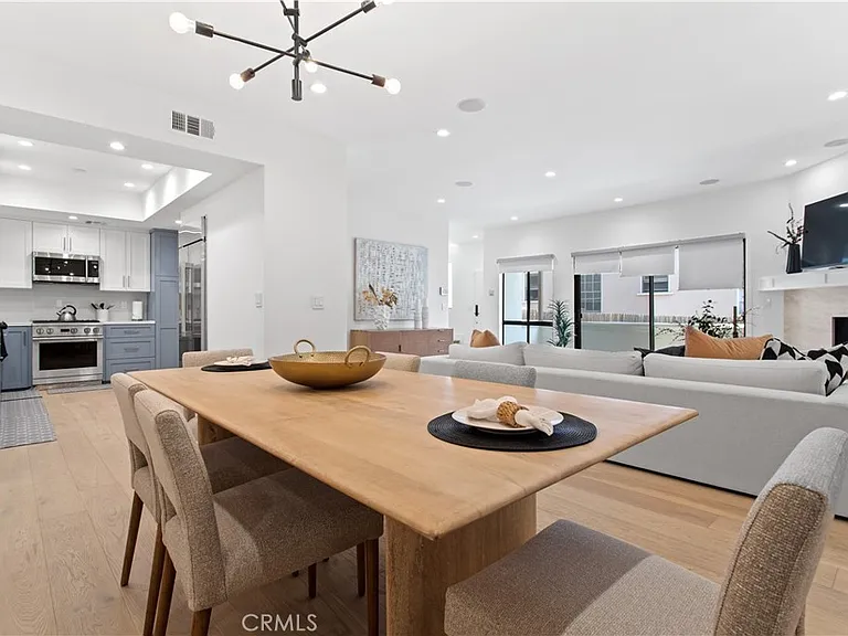 1409 Havenhurst Dr #3 — Photo 4