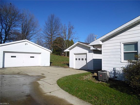 2nd image of 147 N Sunset Dr