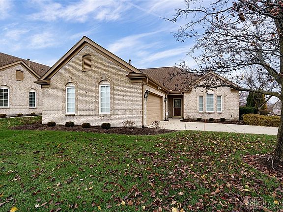 3rd image of 6835 Lorien Woods Dr