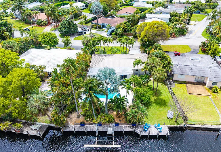 1733 Coral Gardens Dr — Photo 49