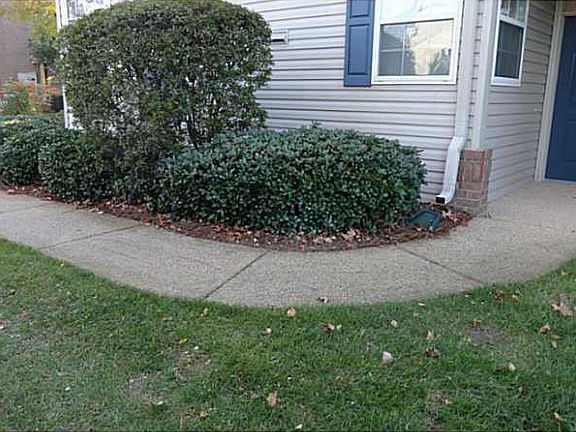 2nd image of 1070 Grand Oak Ln
