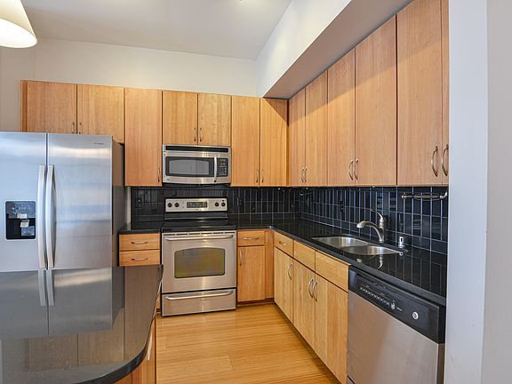 5th image of 535 S Upper St #402