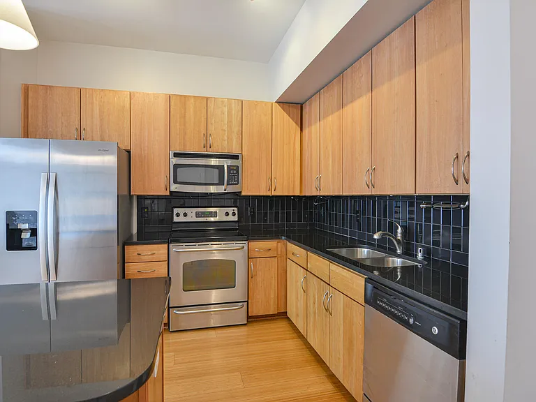 535 S Upper St #402 — Photo 5