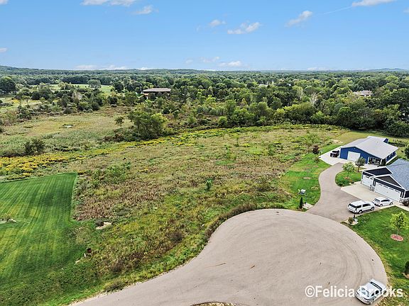 5th image of 6 Calming Meadows Ct