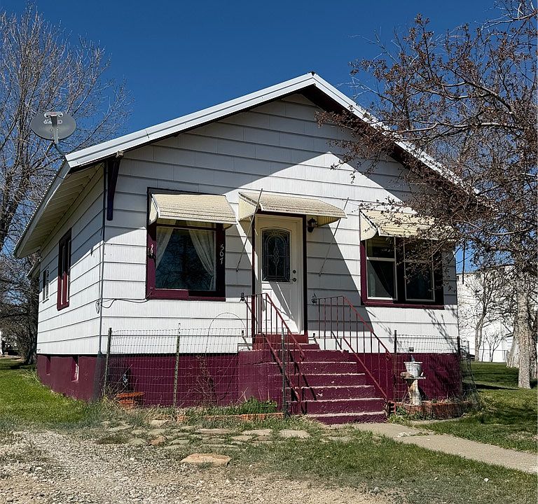 1st image of 507 1st St SE