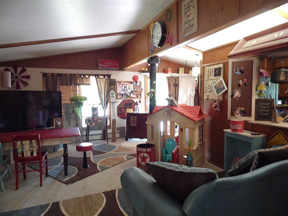 5th image of 1021 S Cherry St