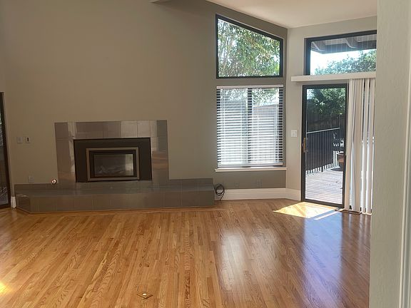 New gas fireplace insert