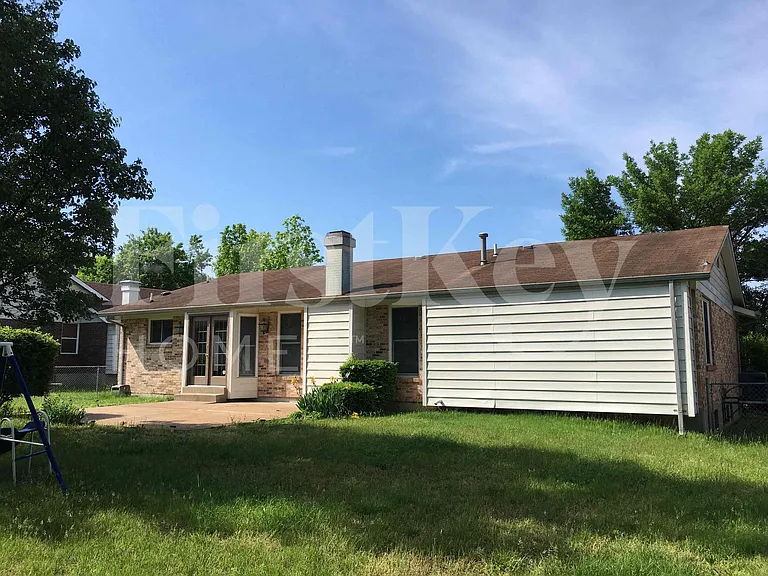 5 Les Cherbourg Ct — Photo 22