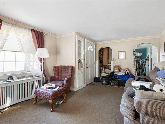 5th image of 45 Cocasset St