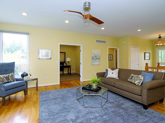 5th image of 8726 Windfield Ln