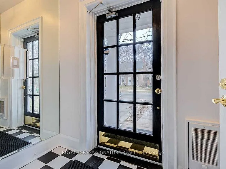 81 Whitehall Rd #UPPER — Photo 3
