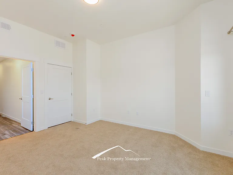 120 12th Ave S #302 — Photo 11