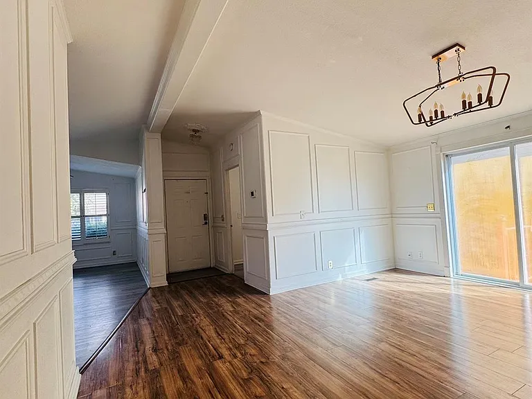 10118 Berrypatch Ln — Photo 3